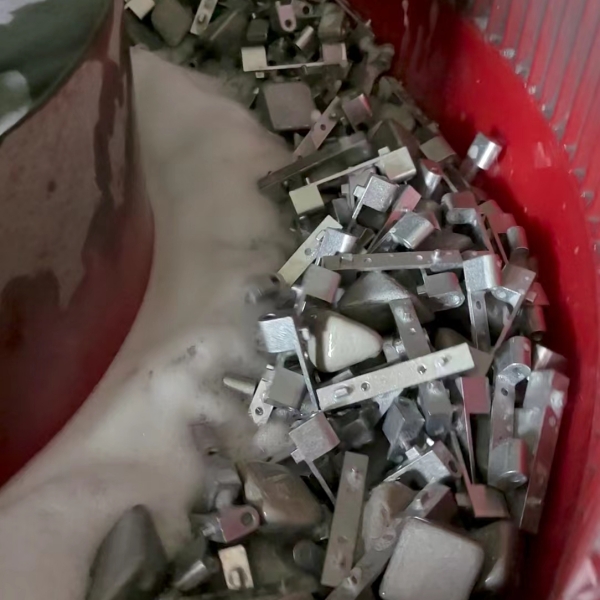 zamak die cast parts with vibration grinding