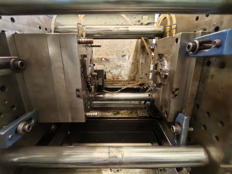 plastic injection mold of Disposable laryngeal lens test.png